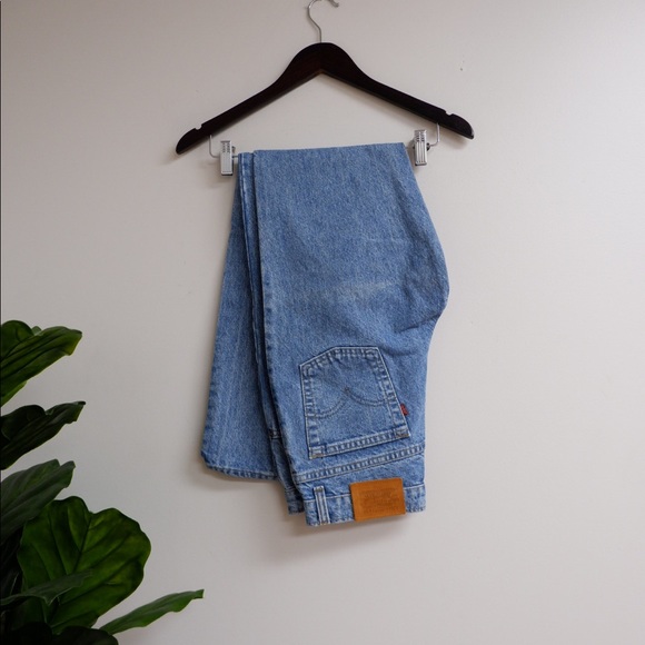 Levi's Denim - VINTAGE LIGHTWASH STRAIGHT LEG LEVIS 100% COTTON ✨